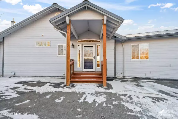 4160 S Down Wind CIR, Wasilla, AK 99654