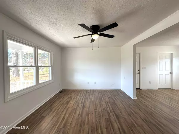 116 Kellumtown RD, Hubert, NC 28539