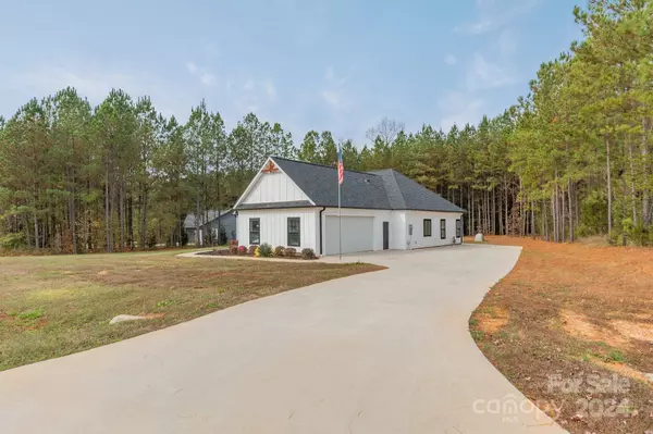 740 Sunset Pointe DR, Salisbury, NC 28146