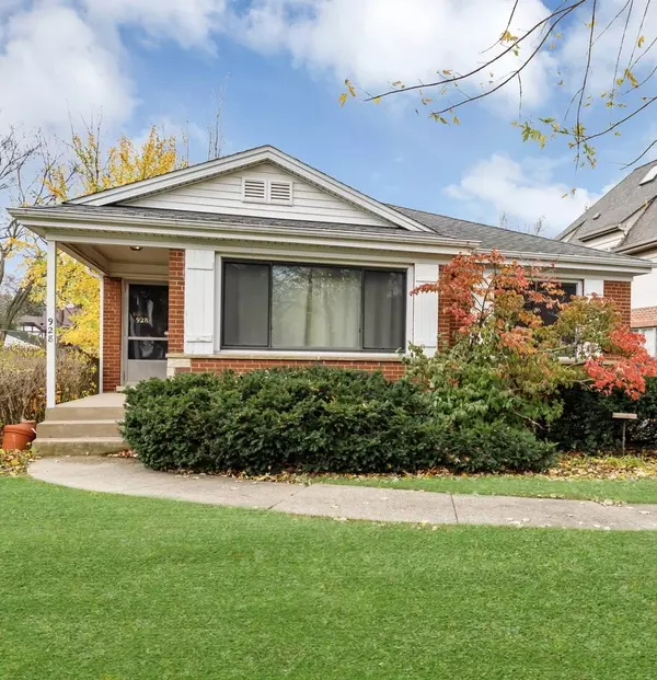 928 S Monroe ST, Hinsdale, IL 60521