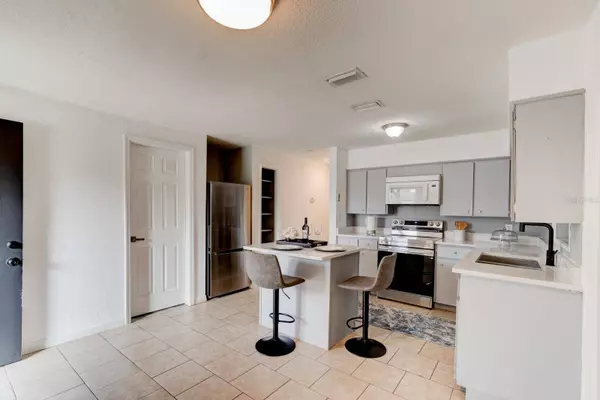 1370 WRIGHT ST, Daytona Beach, FL 32117