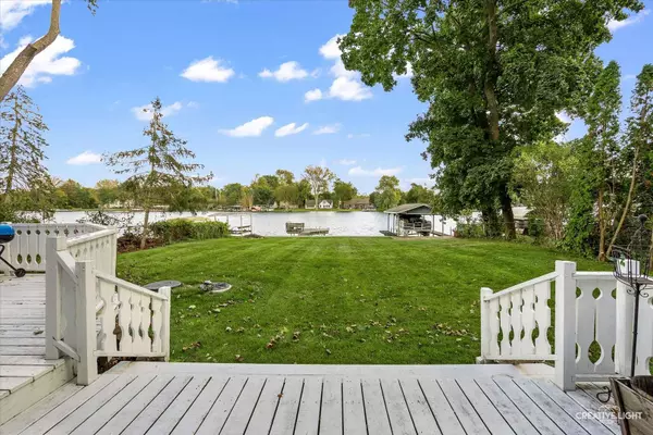 2306 Orchard Beach RD, Mchenry, IL 60050