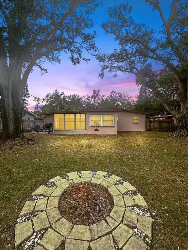 2954 HUNTINGTON DR, Largo, FL 33771