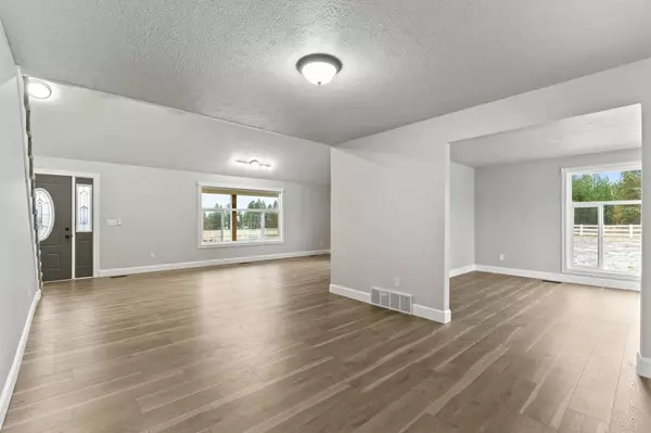 316142 Highway 2 Hwy, Elk, WA 99009