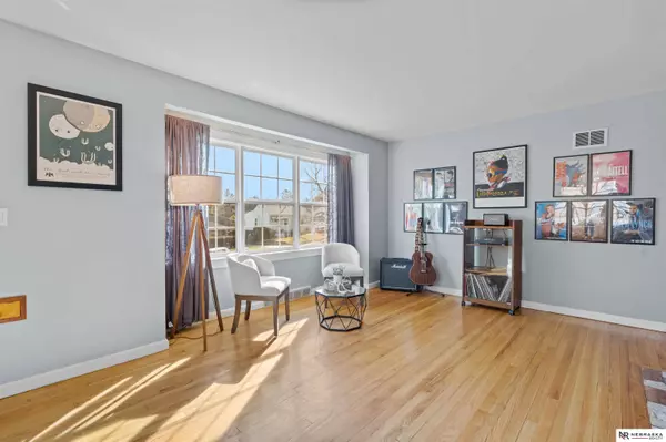 2504 S 48th Street, Omaha, NE 68106