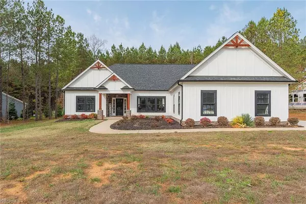 740 Sunset Pointe DR, Salisbury, NC 28146