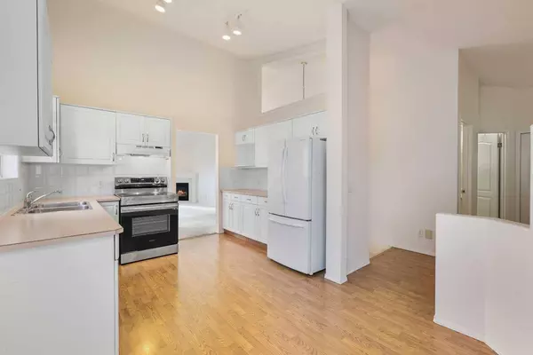 309 Sierra Morena GN SW, Calgary, AB T3H 3H8