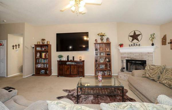 533 Reagan Lane, Burleson, TX 76028