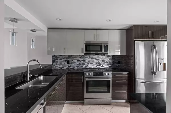 17 Royal Palm WAY 503, Boca Raton, FL 33432