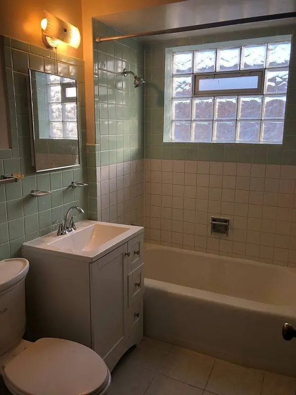 9007 La Crosse AVE, Skokie, IL 60077