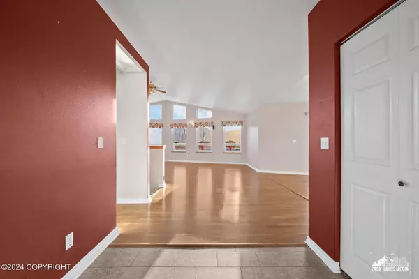 4160 S Down Wind CIR, Wasilla, AK 99654