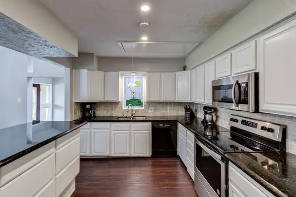 4311 Montevideo CIR, Pasadena, TX 77504