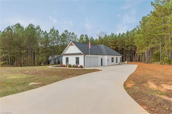 740 Sunset Pointe DR, Salisbury, NC 28146