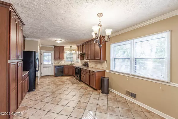 1207 Hollywood DR, Jackson, TN 38301