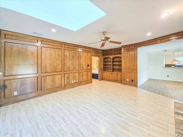 903 Bucknell Drive, Arlington, TX 76012