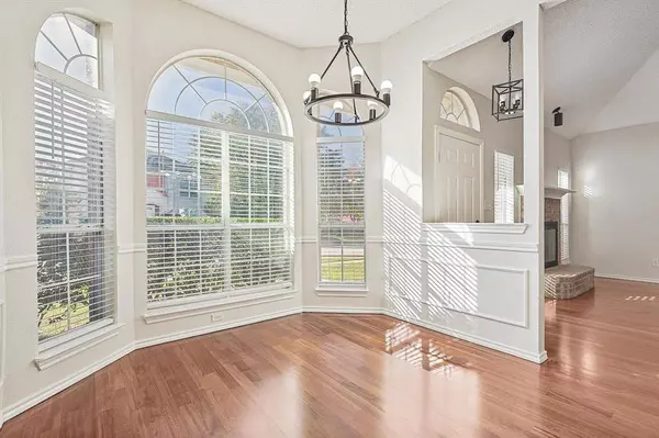 1731 Creekpoint Drive, Lewisville, TX 75067