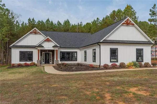 740 Sunset Pointe DR, Salisbury, NC 28146