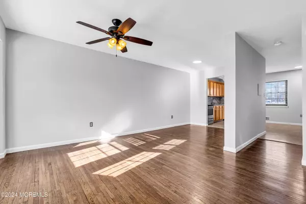 6 Village Green Way, Hazlet, NJ 07730