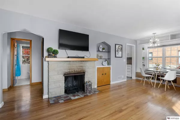 2504 S 48th Street, Omaha, NE 68106