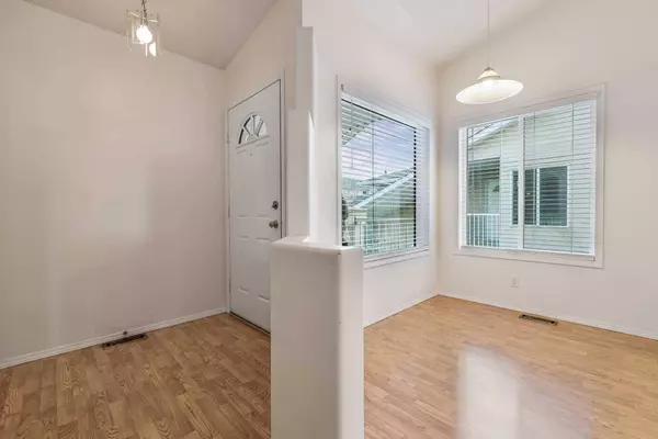 309 Sierra Morena GN SW, Calgary, AB T3H 3H8