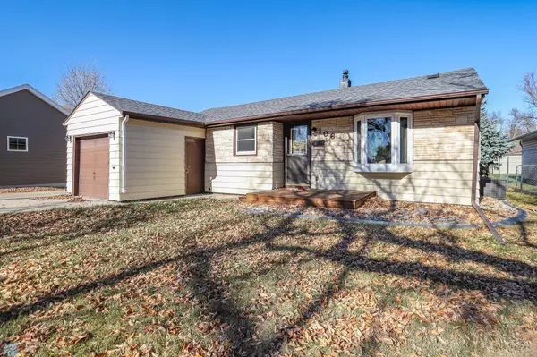 106 5th AVE W, Fargo, ND 58078