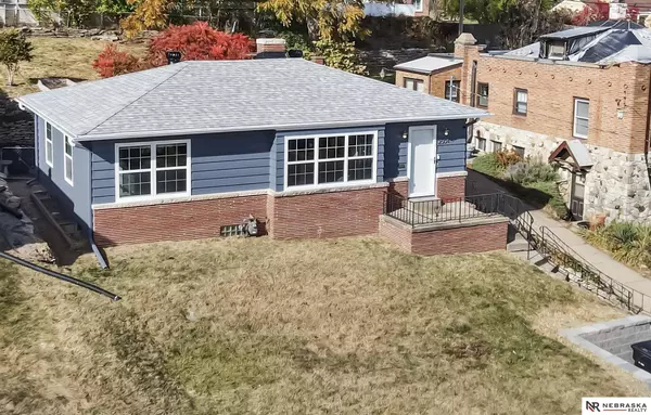 2504 S 48th Street, Omaha, NE 68106