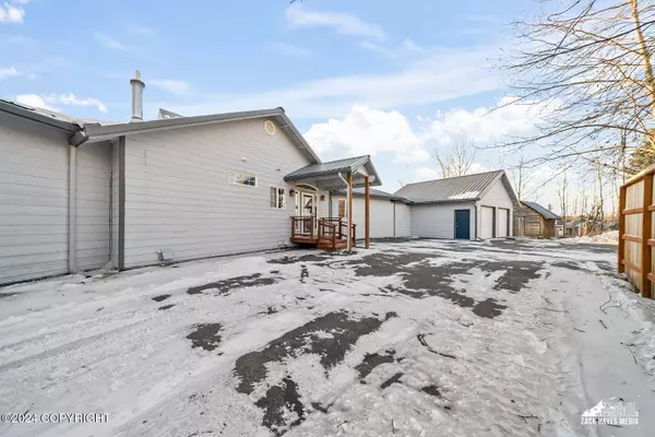 4160 S Down Wind CIR, Wasilla, AK 99654