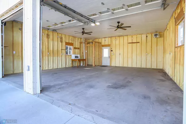 106 5th AVE W, Fargo, ND 58078