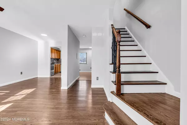 6 Village Green Way, Hazlet, NJ 07730