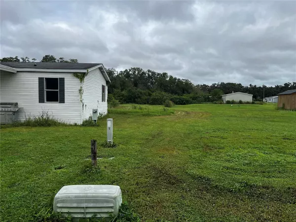 9134 WOOD TERRACE DR, Tampa, FL 33637