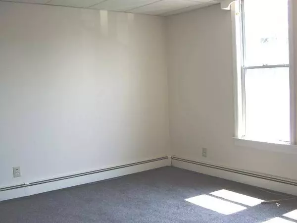 96 E 9th St, Clifton City, NJ 07011