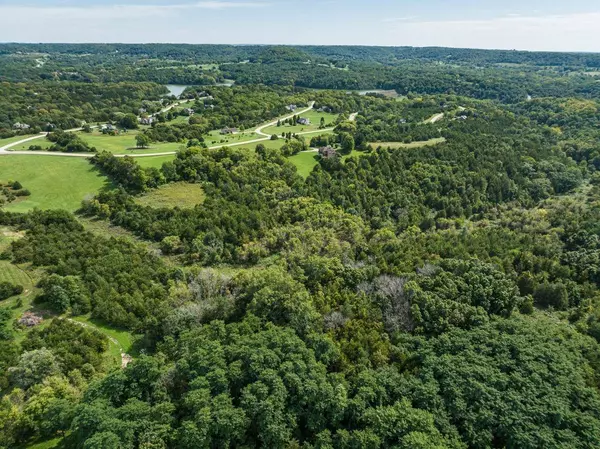 240 Thunder Bay Road, Galena, IL 61036