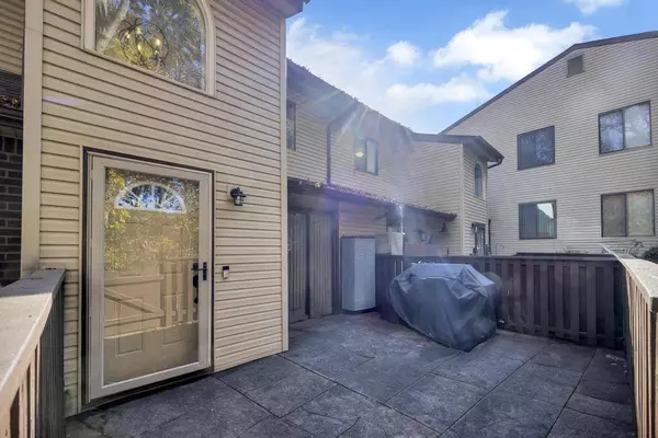 337 Woodland Ct, Coram, NY 11727-3625