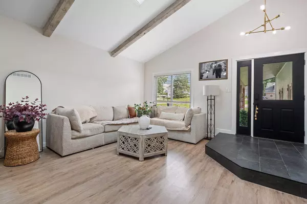 1702 Sunnyslope DR, Crown Point, IN 46307