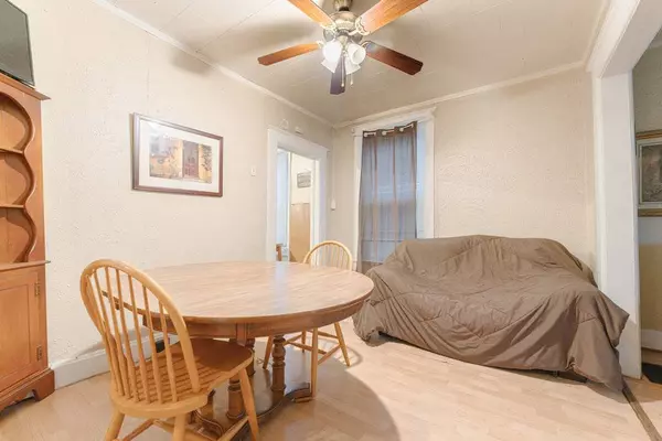 2454 Orchard ST, Blue Island, IL 60406