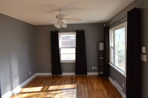 14 E Park Avenue, Des Moines, IA 50315