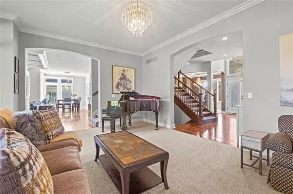 12322 W 164th TER, Overland Park, KS 66221