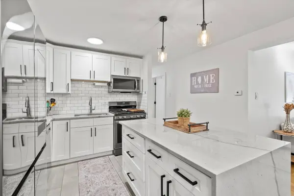 200 Willow LN #C119, Willow Springs, IL 60480