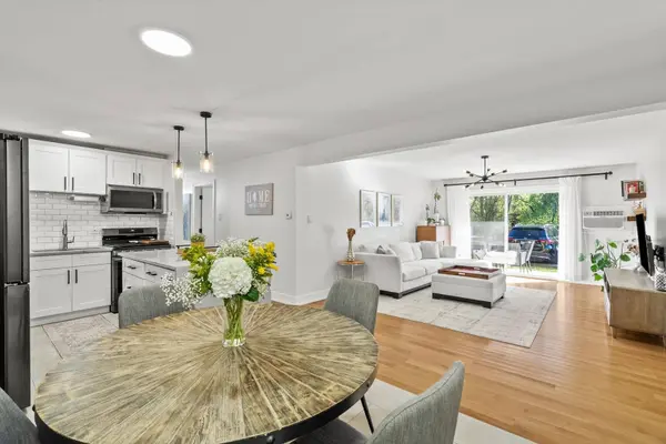 200 Willow LN #C119, Willow Springs, IL 60480