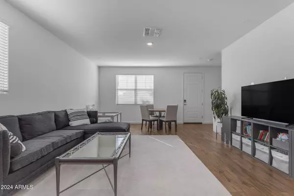 729 N ABALONE Court, Gilbert, AZ 85233