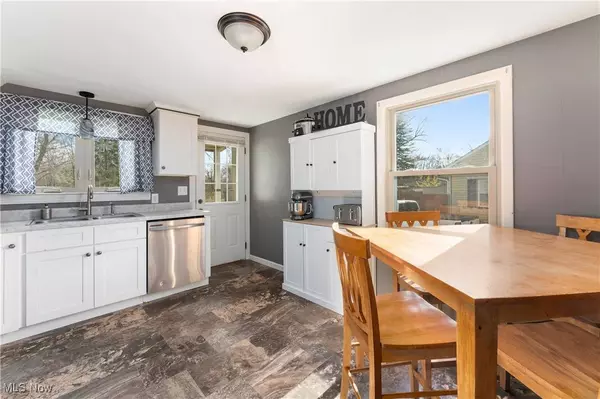 2332 Candell AVE SW, Massillon, OH 44646