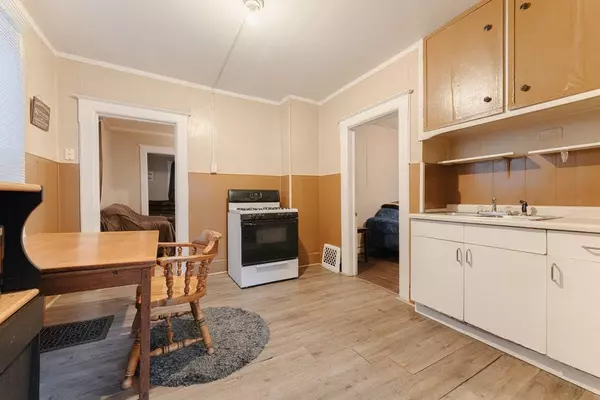 2454 Orchard ST, Blue Island, IL 60406