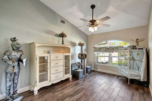 12592 N 82nd LN, The Acreage, FL 33412