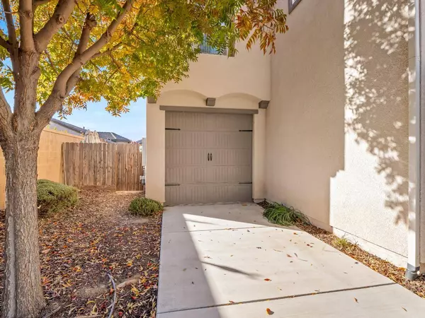 1384 Royalty Way, Clovis, CA 93619