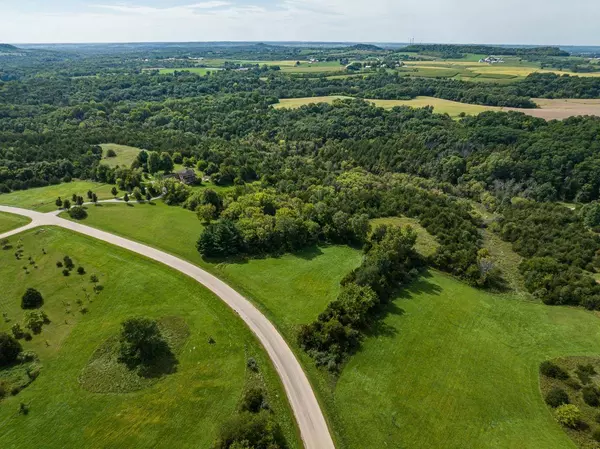 240 Thunder Bay Road, Galena, IL 61036