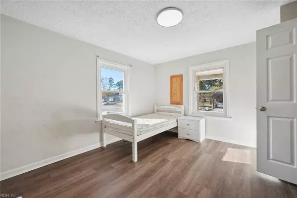 208 Middle ST, Smithfield, VA 23430