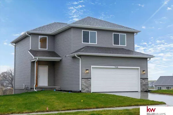 7928 N 93 Street, Omaha, NE 68122