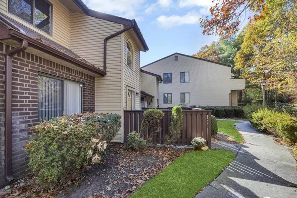 337 Woodland Ct, Coram, NY 11727-3625