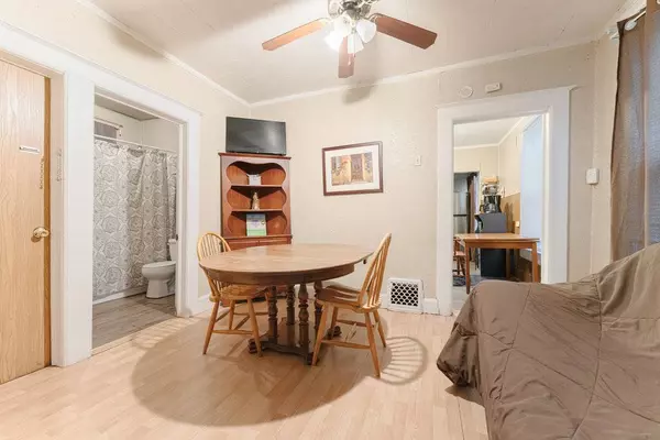 2454 Orchard ST, Blue Island, IL 60406