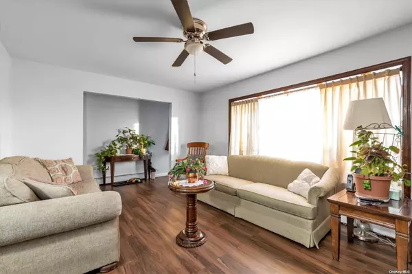 72 Althouse AVE, East Rockaway, NY 11518